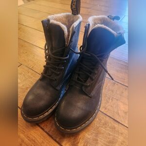 Dr. Martens 1460 lined boots